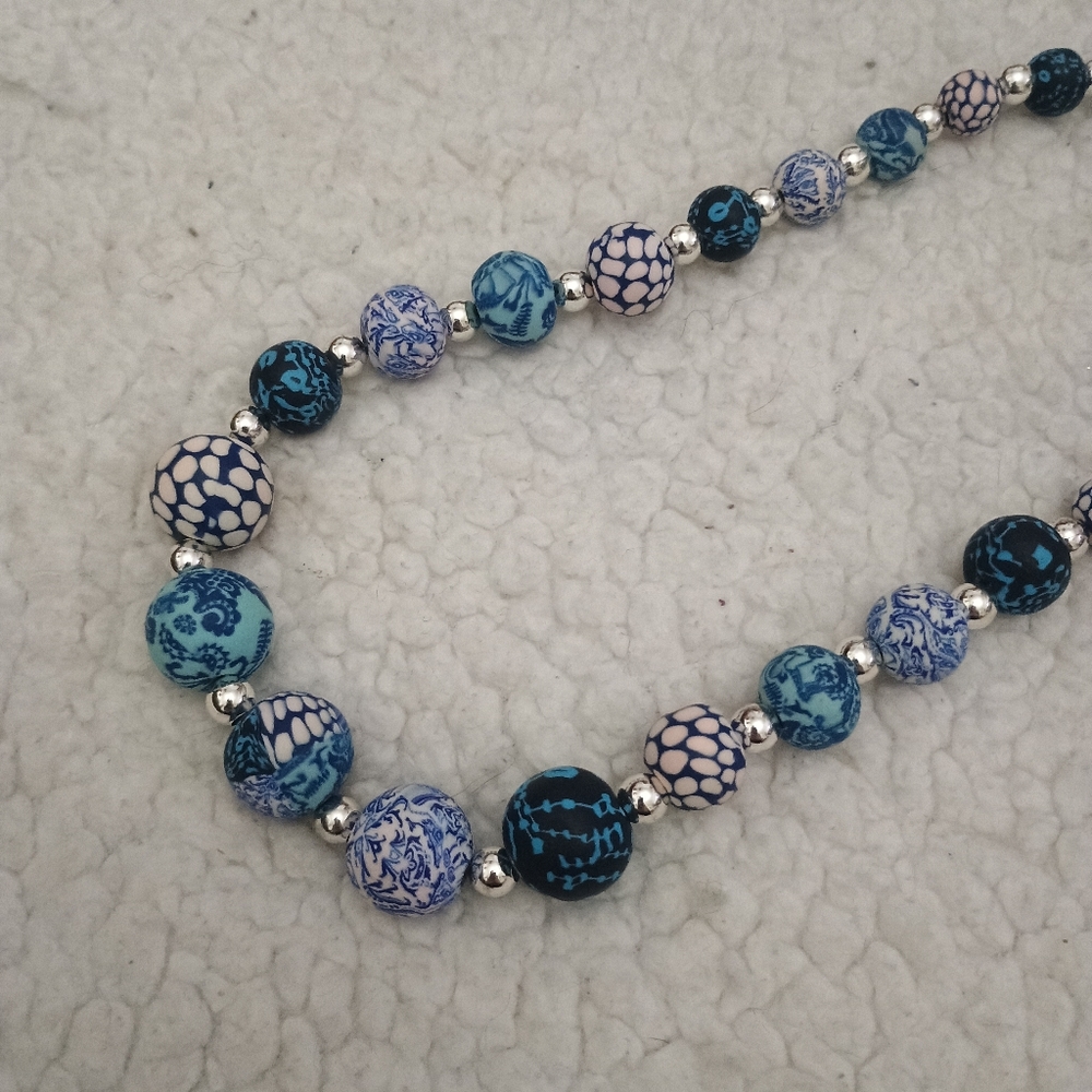 Viva Beads Toggle  Necklace